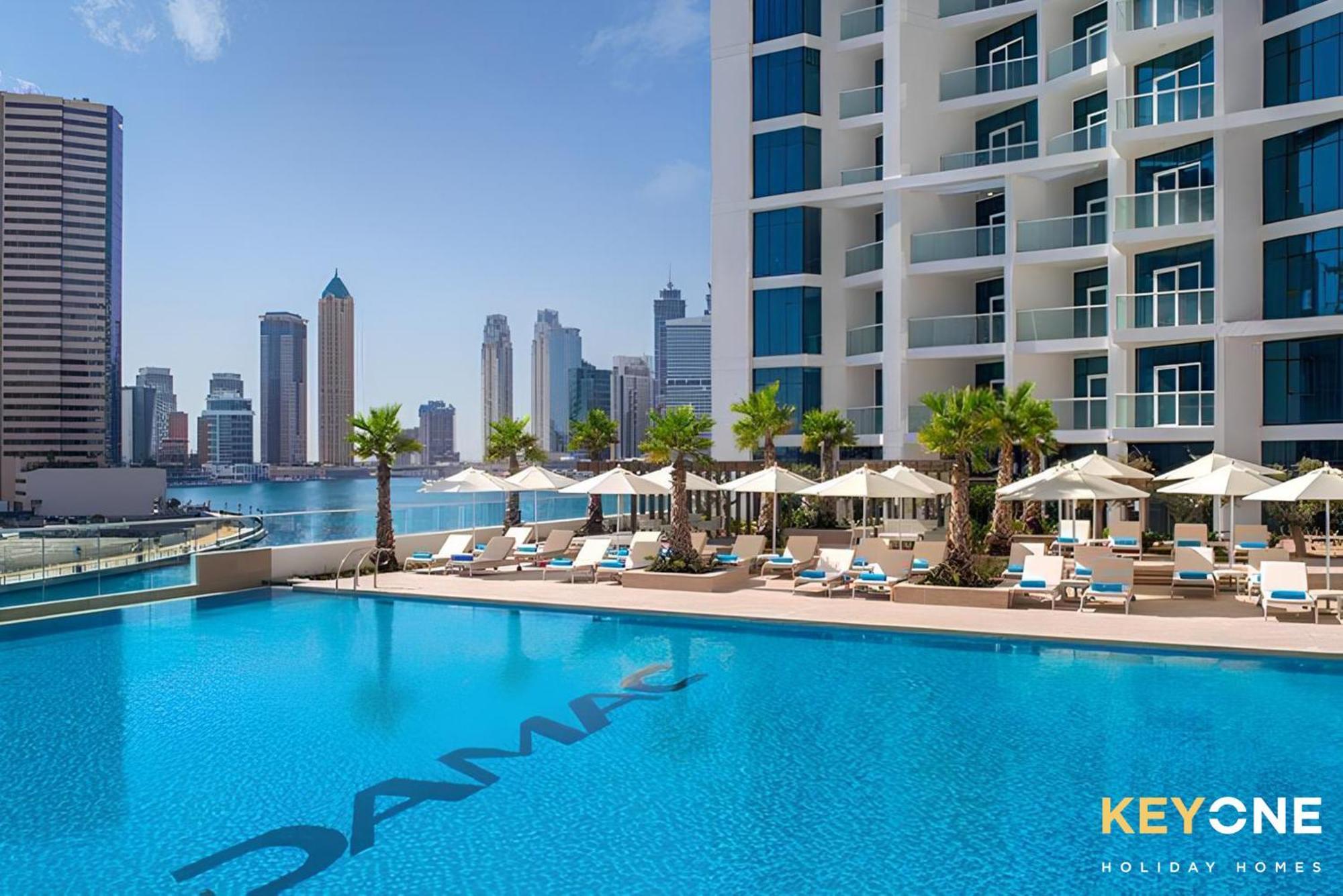 Sleek Studio In Prive With Stunning Canal View Dubai Exterior photo