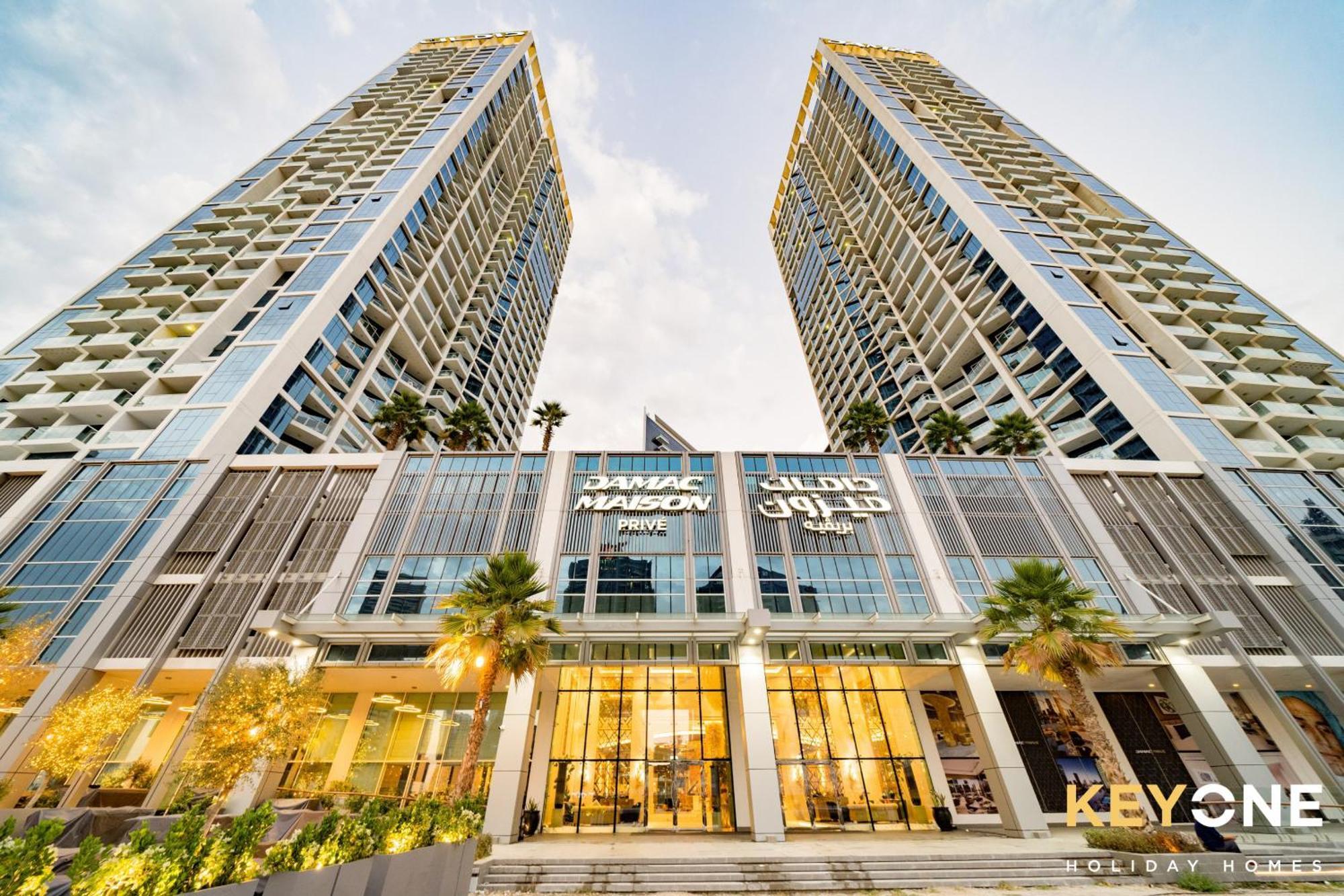 Sleek Studio In Prive With Stunning Canal View Dubai Exterior photo
