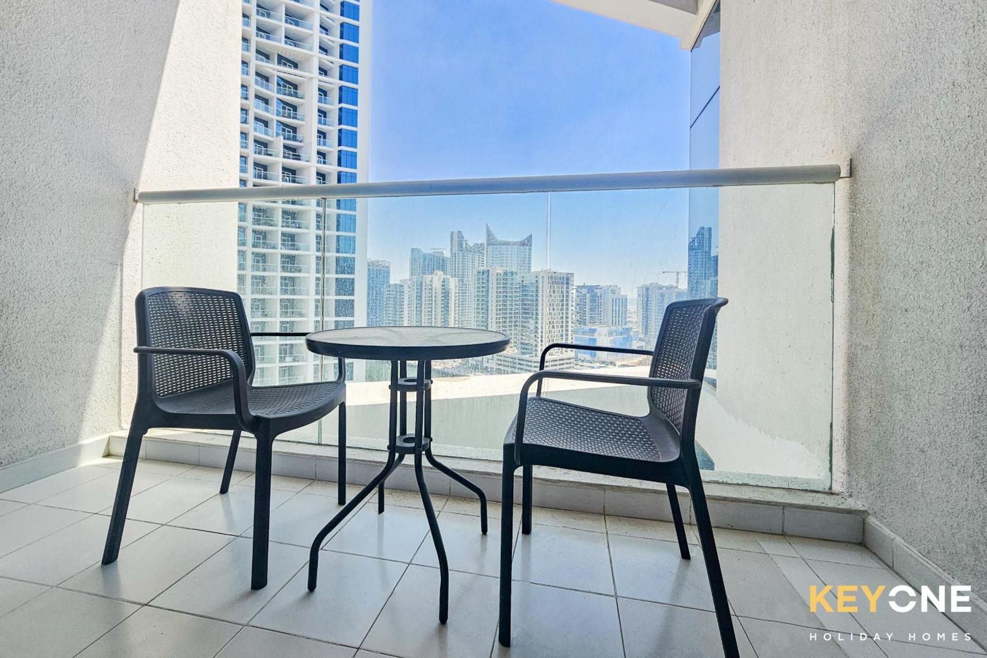 Sleek Studio In Prive With Stunning Canal View Dubai Exterior photo