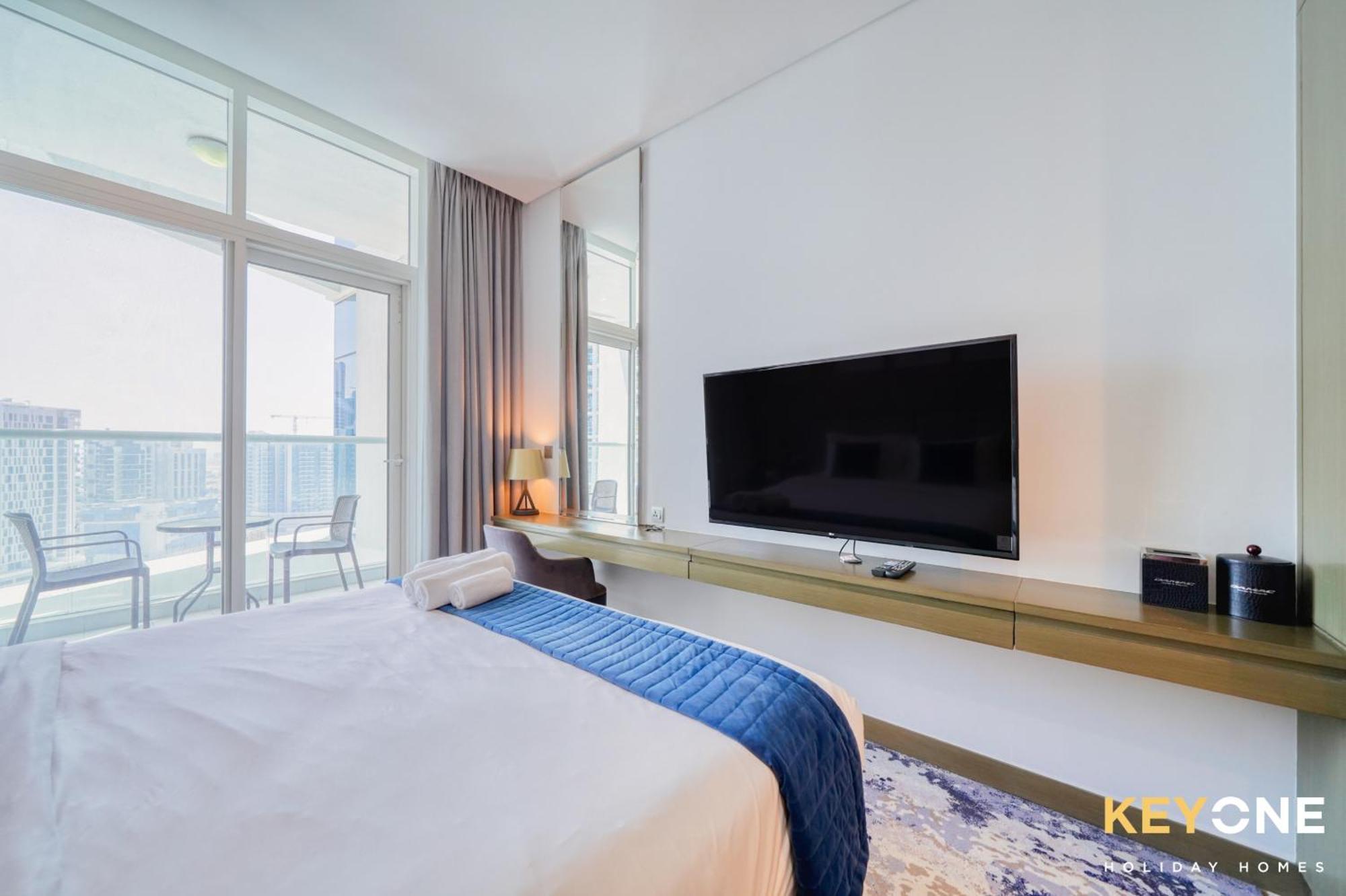 Sleek Studio In Prive With Stunning Canal View Dubai Exterior photo