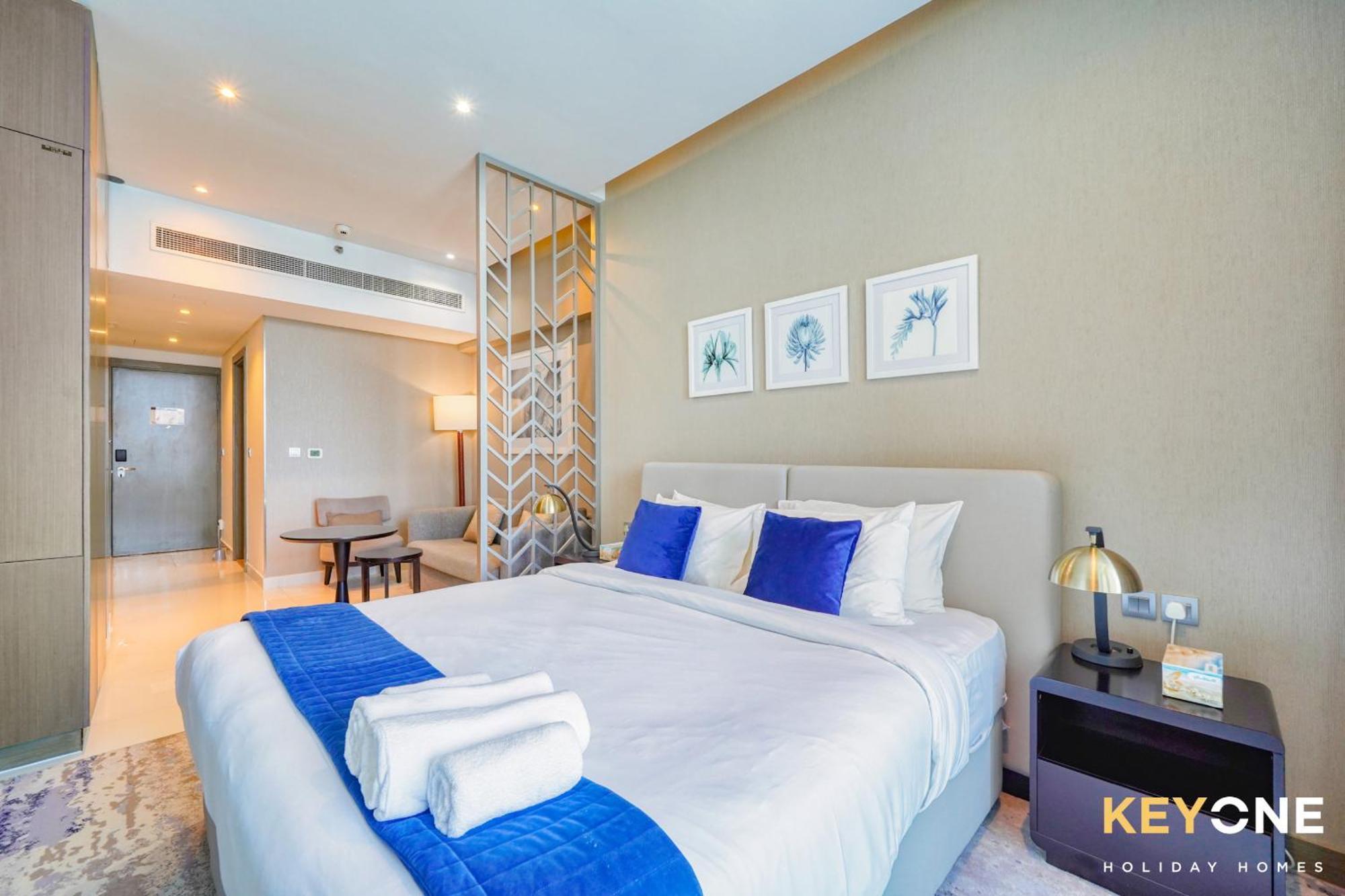 Sleek Studio In Prive With Stunning Canal View Dubai Exterior photo